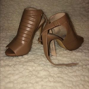 Beige heels